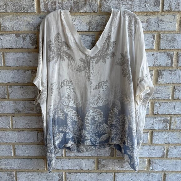 Gigi Moda Short Sleeve V-Neck Silk Leaf Print Blouse Women's Size L - Picture 2 of 7